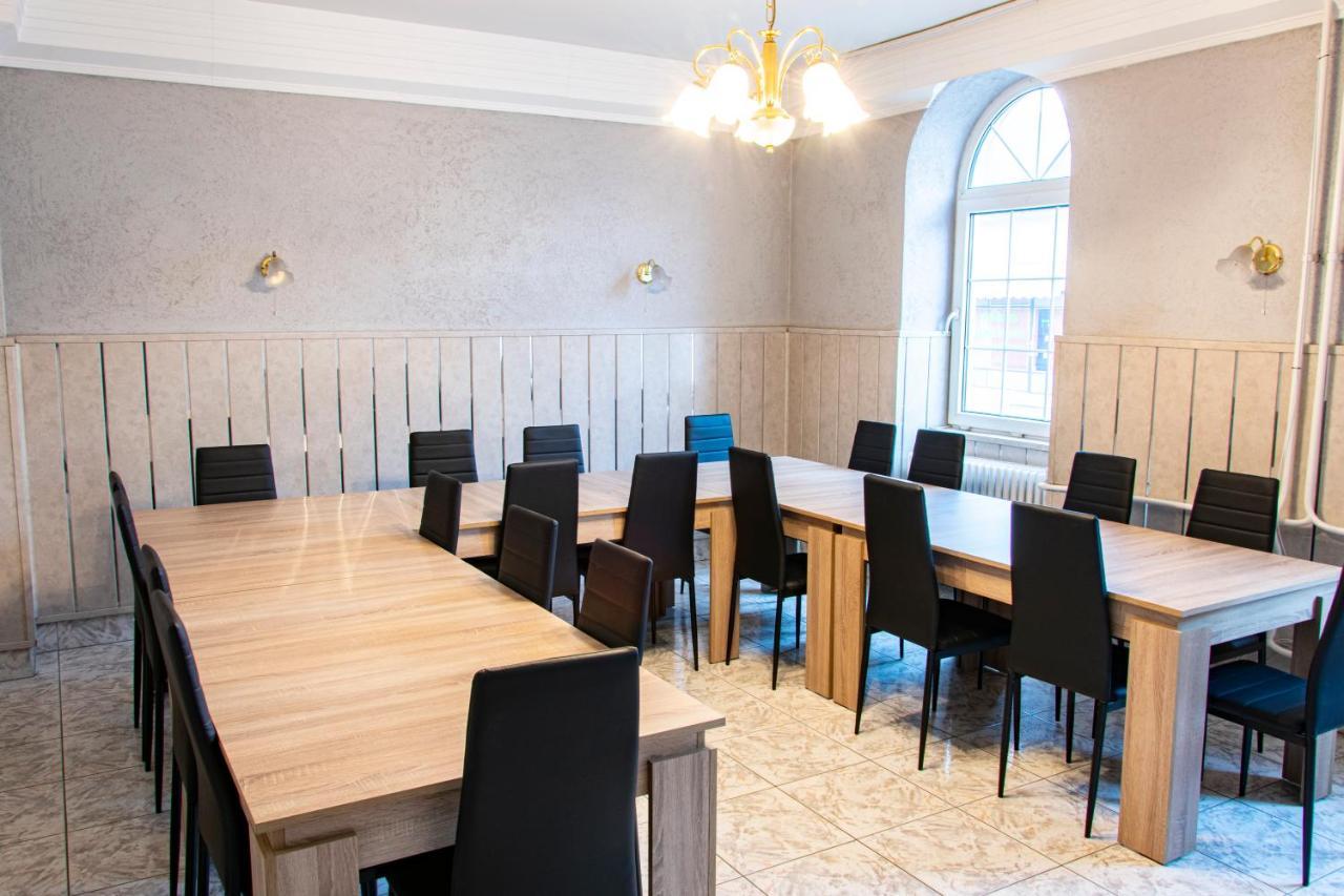 ماتيسالكا Komplex -Rendezvenytermek-Panzio-Apartman-Irodak- المظهر الخارجي الصورة