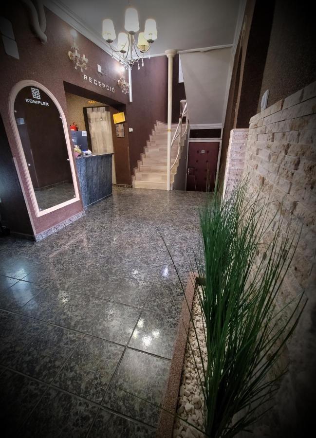 ماتيسالكا Komplex -Rendezvenytermek-Panzio-Apartman-Irodak- المظهر الخارجي الصورة